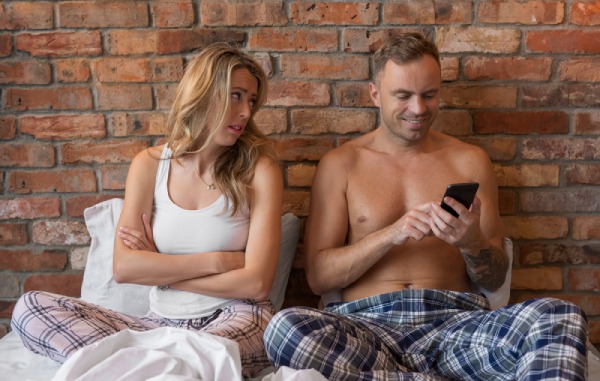 How to Catch Cheating Spouse on an iPhone